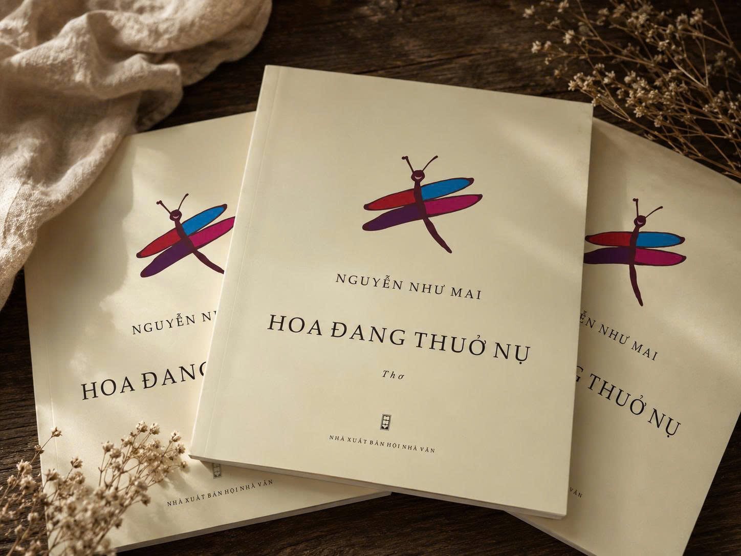 Hoa đang thuở nụ