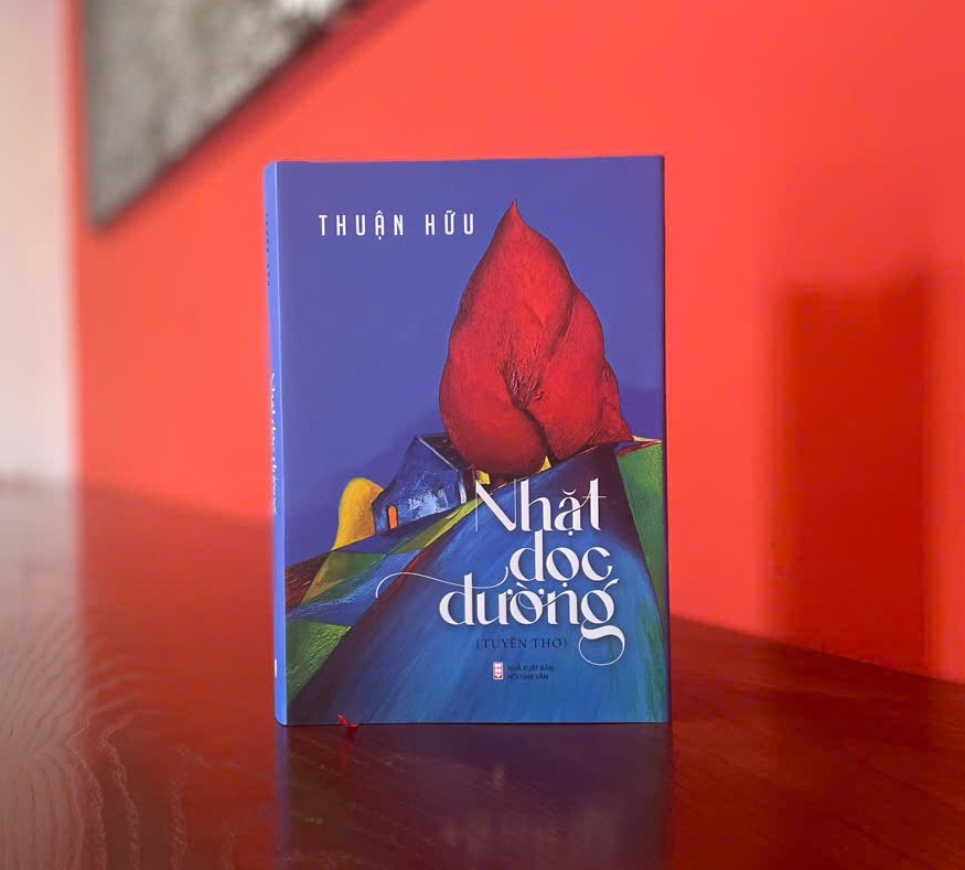 NHẶT DỌC ĐƯỜNG